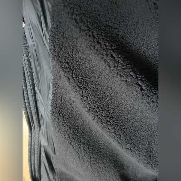 Spyder Mens Black Puffer Jacket - Picture 12 of 14